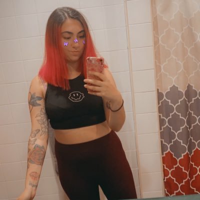 27 years old 💁🏻♀️ cat mom 🐱 tatted💋 taken 👩🏻🤝👨🏼
