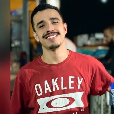 24 anos
Leonino 🦁
Brasileiro nascido em El Salvador 🤡
Produzindo e promovendo eventos desde 2014 e contando. 🚀
insta: Edskaap