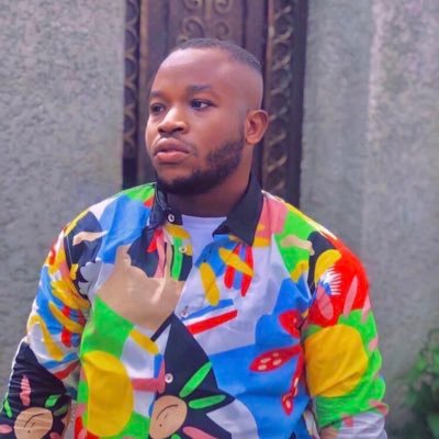 WisdomEzennia's profile picture. 👑 Whiz| AI -Native creator 💻| Scholar in Motion 📚✈️ | https://t.co/yv8kEIZtPQ. (Distinction) 🎓 | PhD (x1) In-View 📄 | Mastering silence, presence, and purpose. ⏳🌍