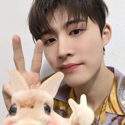 Tawan_pyt's profile picture. #BOBBY #HANBIN #รีวิวไอเจียว