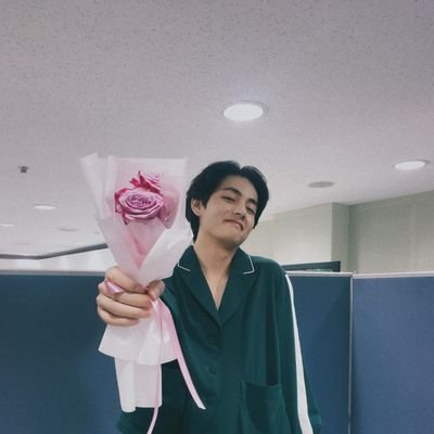 𝓨𝓸𝓾 𝓐.𝓡.𝓮 𝓜.𝓨 𝓵𝓲𝓰𝓱𝓽 //
𝘗𝘦𝘳𝘰 𝘤𝘶𝘢𝘯𝘵𝘰 𝘮á𝘴 𝘥𝘪𝘧í𝘤𝘪𝘭 𝘴𝘦 𝘱𝘰𝘯𝘦 𝘭𝘢 𝘷𝘪𝘥𝘢, 𝘮á𝘴 𝘵𝘦𝘯𝘦𝘮𝘰𝘴 𝘲𝘶𝘦 𝘢𝘭𝘦𝘨𝘳𝘢𝘳𝘯𝘰𝘴 #TAE