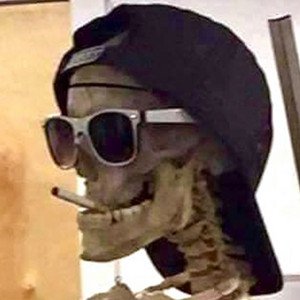R27054's profile picture. idk
