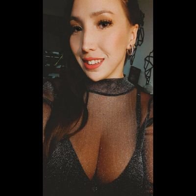 YamiPelegrina's profile picture. Matemáticas 👩🏻‍🏫 ⚽PinkFC                                    

  ~Vivir solo cuesta vida ~                                            

CDGCAT 💙