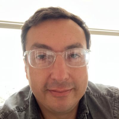Networking, Politica, deportes y ciudadanía activa. Magister en Educación en tecnología. I. Electrónico.