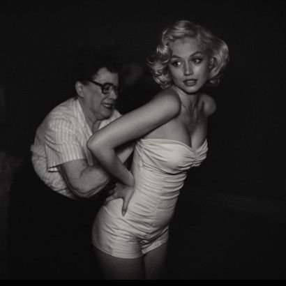 Im_mahnazz's profile picture. عاشق وقتاییم که بهم خیره میشه✨