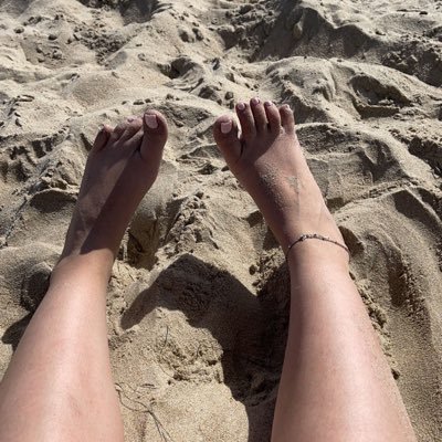 tastyygirll's profile picture. HEY!!! Selling feet pics (size 6.5🦶🏽), DM if interested 😝😝