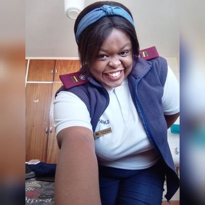 💉💊 📚🕯🎓
 Serving&saving❤
Not that creative,so I'm here to like and retweet😂❤ Lover of God❤ CSPN 22'🩺❤️