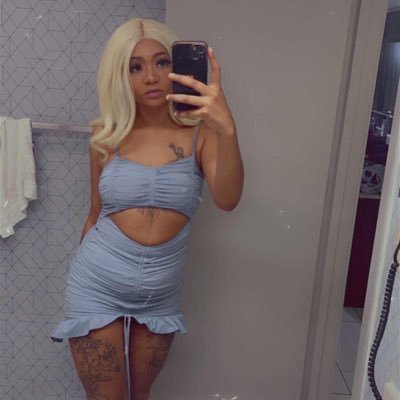 dessyybae's profile picture. Whatever.