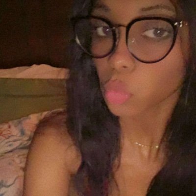 Otearriabrown1's profile picture. 21💋• 💄Chase your dreams. In high heels of course.💄•