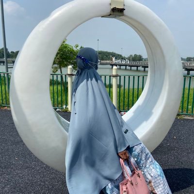 Hanya untuk bersenang-senang, dan menumpahkan isi hati