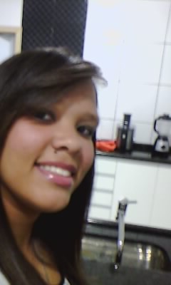 17 anos , terminando ensino médio,  gosto de dançar , sair  ME SIGAM POR FAVOR *.*  bjim ...........