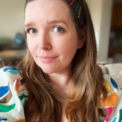 On Twitter hiatus until I finish this damn book · I write happily ever after stories for queer women · Goldie Award Winner · queer 🏳️🌈 · she/her