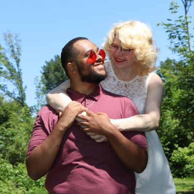 Suuz702's profile picture. I make art and am addicted to monster hunter, please use code Suzanne702 in the itemshop! ❤