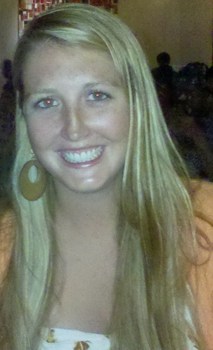 amyhatestwitr's profile picture. 