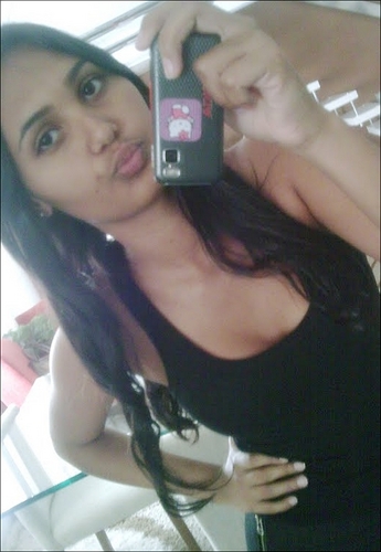 RandrielyMotta's profile picture. Arranje motivos para sorrir e tente esquecer os que te fazem chorar.