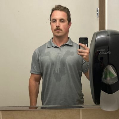 TangoWangoMango's profile picture. i wear my belt one notch looser on bowel movement days