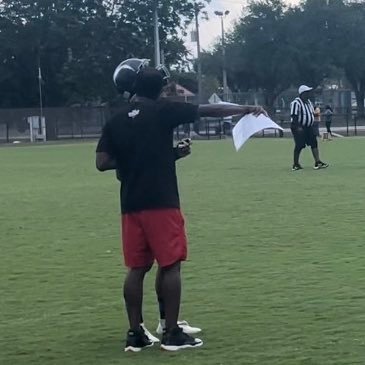 Vincent Wallace - Head Coach, Sarasota HS JV/Freshman Football. Focused on building character, fostering teamwork, and striving for greatness. Go Sailors!