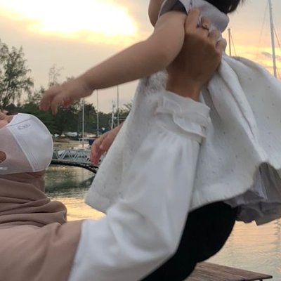 blogger | suka jalan dadakan | mengabadikan momen di IG. kerjasama DM aja