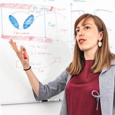 Assistant prof @EPFL in hybrid photonics Physicist/engineer @Harvard @ETHZ. a skier, runner, hiker. tweets for OSA metamaterials TG. 🔭+++ women in STEM