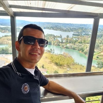 Administrador de  Negocios Internacionales.
Tecnólogo en Obras Civiles SENA.
Hincha del @Cucutaoficial - Aquí opiniones personales.