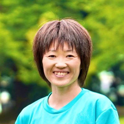 伴走家® 富山県スポーツコミッション スポーツコーディネーター(R7.7着任) 富山県地域おこし協力隊として故郷へUターン。旧姓・野尻。11'世界陸上大邱大会女子マラソン日本代表 競技歴:クロスカントリースキー/陸上(マラソン)、PB 2:24:57(12'大阪国際女子)