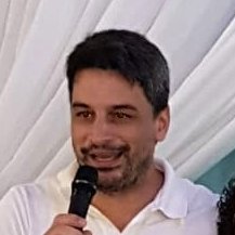 Designer Industrial, Pós em Jogos, Professor de Artes, Inovador Radical, 3D, Branding, Comunicação Digital, Futurista: Soluções para o Bom e Velho Normal!