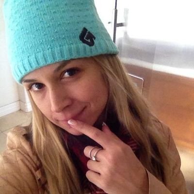 AngelinaCoteret's profile picture. Twitteur Novice