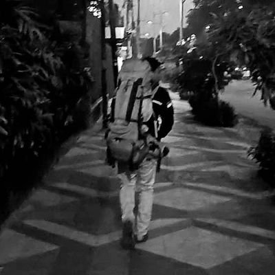 IrkhamulUmam's profile picture. Vive, rie, ama, y deja que el mundo brille a tu alrededor