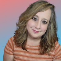 Laura Bastion 🌸Online Marketing Educator (@shegrowsvirtual) Twitter profile photo