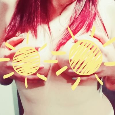 Voluptous redhead with a thing for sploshing, WAM, gunge... sexy food play with passion 🥰 check my Manyvids