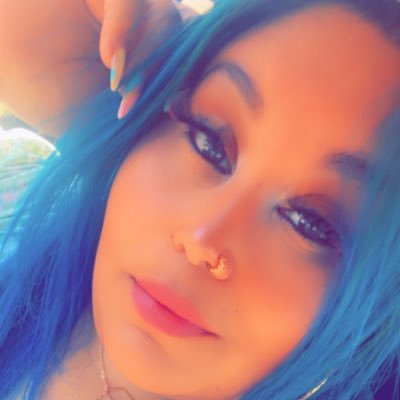 🦋Miimii🦋!! Small Twitch streamer with a great community 👑 I don’t game competitive. I just play to have a chill time, and good content. 📍🗽