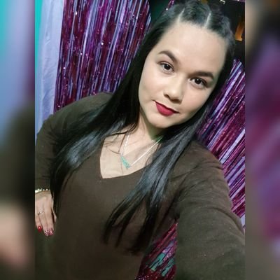 EleniitaParedes's profile picture. Ser feliz es estar a gusto con tu propia vida 🍃💯💟