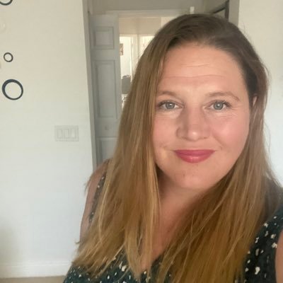lalaciak's profile picture. English Teacher…mom…USCG veteran and a little silly 😁