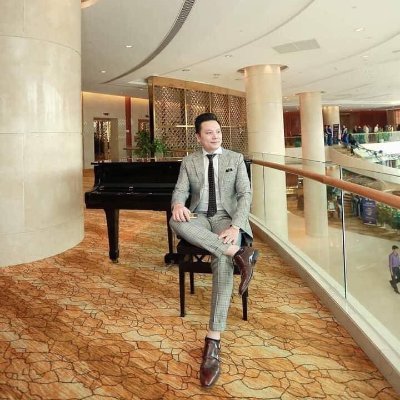 DrDungSimon1's profile picture. A world renowned facial#Plastic surgeon from Dr. 90210&@MSF(Doctors without boarders)plastic surgeons. Founder of Jay's face institute shopdiamondfaceinstitute.