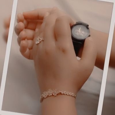 HumnaAyub's profile picture. 