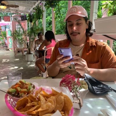 Michael33443119's profile picture. damn, that’s crazy