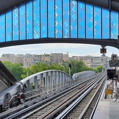 lilianbarcelos's profile picture. X