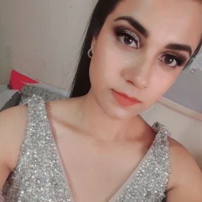 EliaNava7's profile picture. 💜💜💜💜💜💜💜