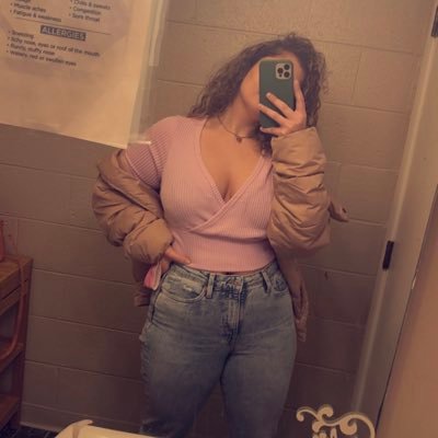 AdriannaOneal18's profile picture. #KeepGoingWeGottaKeepGoingBecauseIfWeDontKeepGoingWhosGonnaKeepGoingNobody