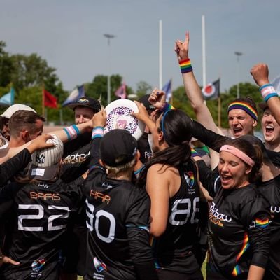 An all-queer ultimate team dedicated to the outreach, visibility, and support of the LGBTQIA+ community
@rainbowbrigadeultimate{📸}@gmail.com{💌}