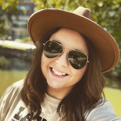 NerdyJess09's profile picture. 