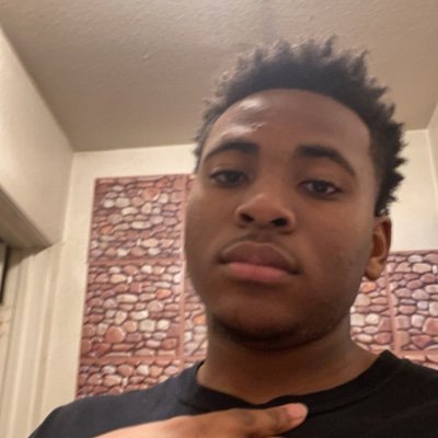 InuwaSj's profile picture. Football 🏈🖤💛 Musician🎹🎼