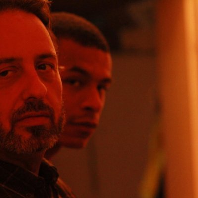 auteur-reporter, historien, monteur-réalisateur de docu rebelle, son of anarchy, ex-ouvrier agricole, précepteur, secrétaire, comédien, chanteur, généalogiste
