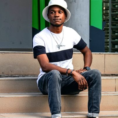 Risk manager💹 ,profit-preneur💸💸 , fur baby groomer🐾 . Truth always prevails, be wise! 📈📉 #NDEBELE_KING