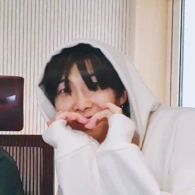 This user love clouds sunset star sky cold night and BTS
#marurupok