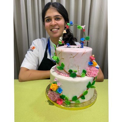 fromlostkitchen's profile picture. A sweet tooth who stays up late to eat way too much sugar. You will find me holding a spatula in one hand and my camera in another.