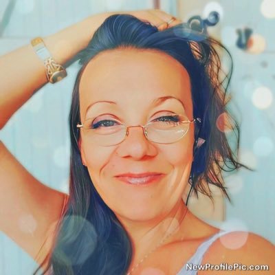 ArtsTerrehappy's profile picture. Artiste et praticienne en art thérapie, ma vie est devenue ce que je voulais qu’elle soit. Et vous?