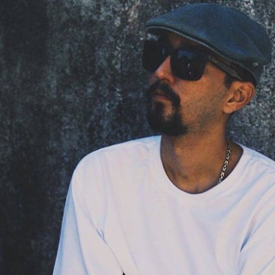 Botafoguense;
Compositor✍🏻🎵
Jornalista 📰
Filósofo de rua💭 
Conhecedor de curiosidades e cultura trivial🧠
