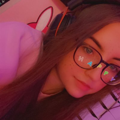 24 | She/Her | Twitch Variety/FPS Streamer https://t.co/NbpsoZUKzP | @official_throne & @TheRogueEnergy Partner | 📧: hitscanhancontact@gmail.com