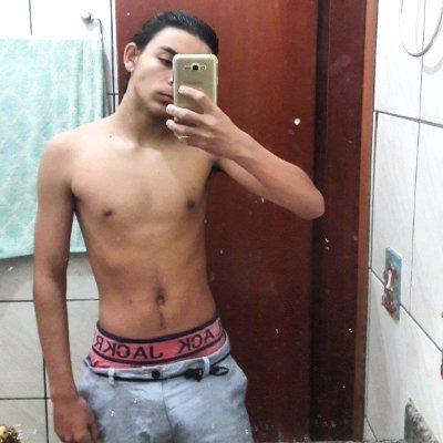 😎17 aninhos
😎escorpião ♏
😎Goiânia
Streamer da twitch inemans
03/11/05